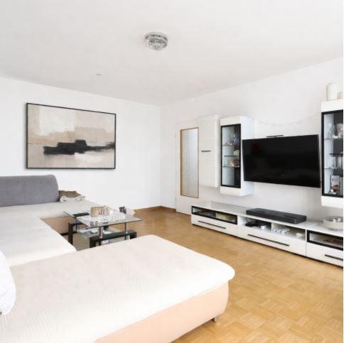 Vermietete Loggia Wohnung mit weitem Ausblick